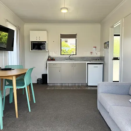 Tahuna Beach Holiday Park Nelson Room photo